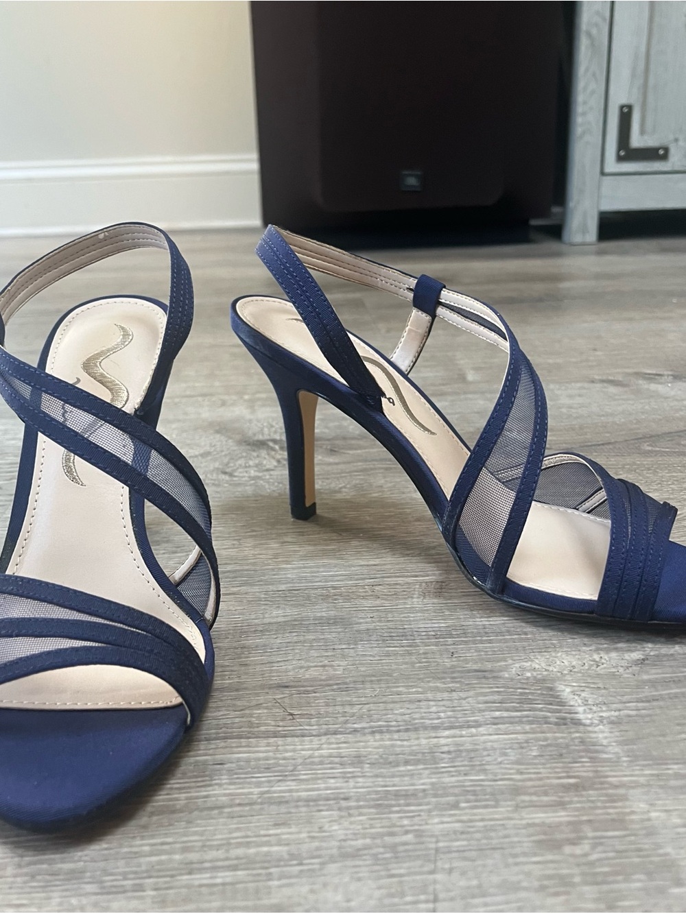💙🤍👠Nina Navy Strappy Mesh Slingback Heels, Brand New!💙🤍